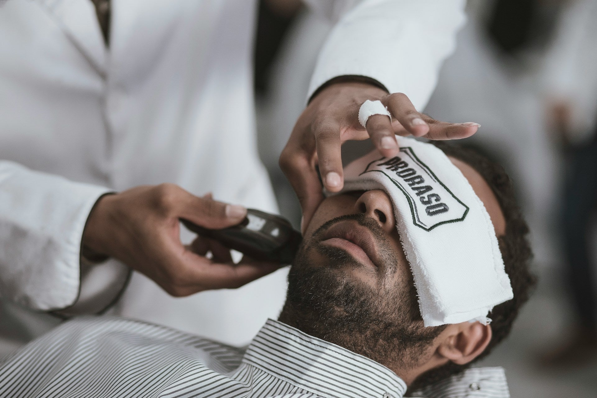 Do Electric Razors Cause Acne? Causes, Fixes & Prevention Tips