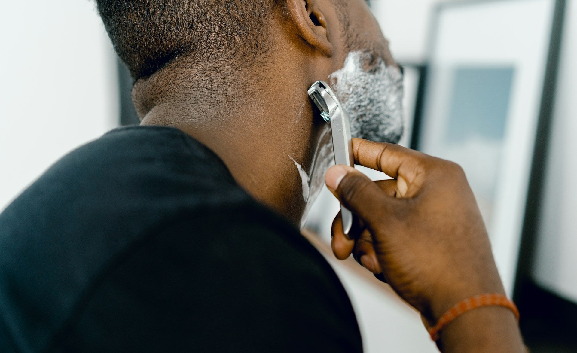 How to Get Rid of Razor Bumps on Your Neck (And Prevent Them)